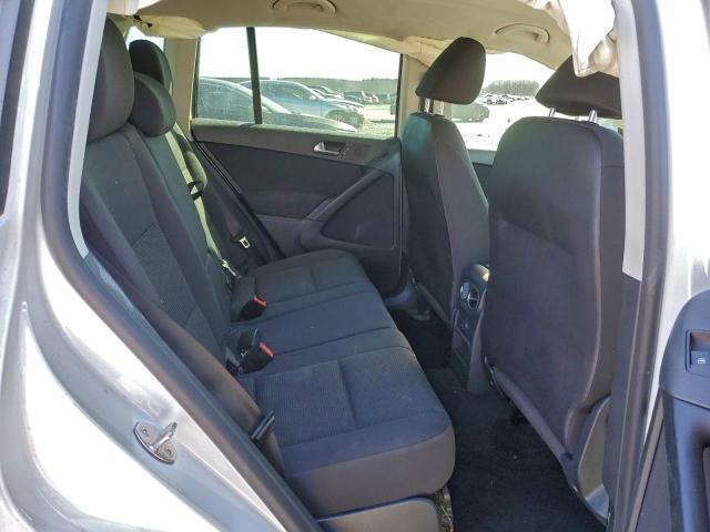 Volkswagen Tiguan S Image 5