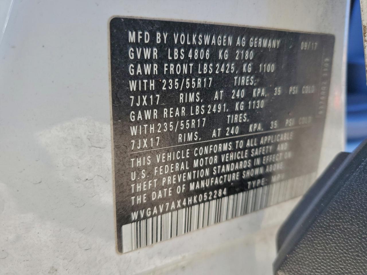 Volkswagen Tiguan S Image 12