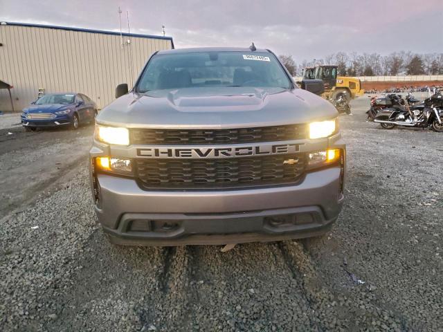 Chevrolet Silverado C1500 Custom Image 2