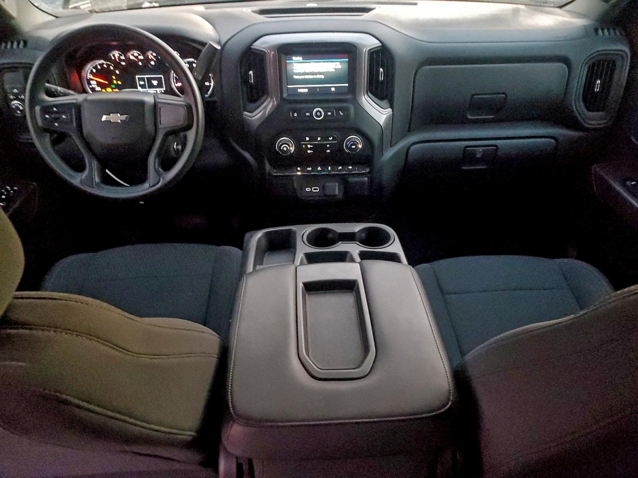 Chevrolet Silverado C1500 Custom Image 4