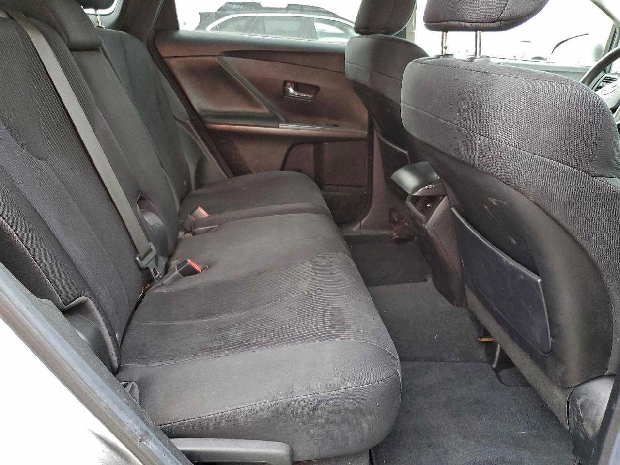 Toyota Venza Le Image 10