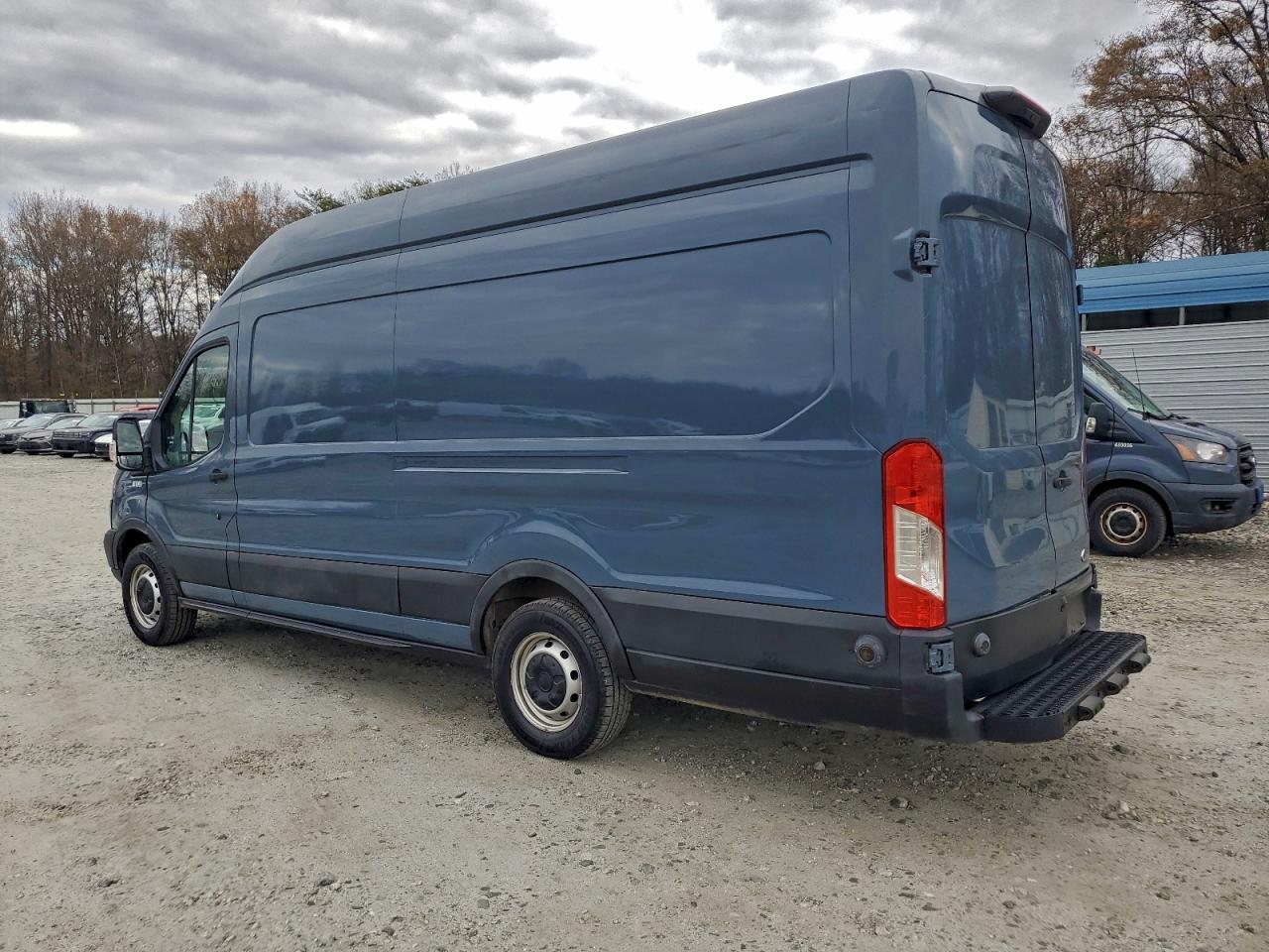 Ford Transit T-250 Image 2