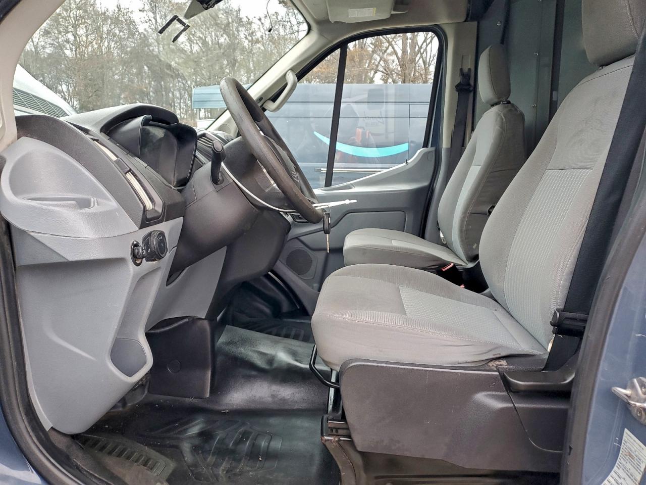 Ford Transit T-250 Image 7