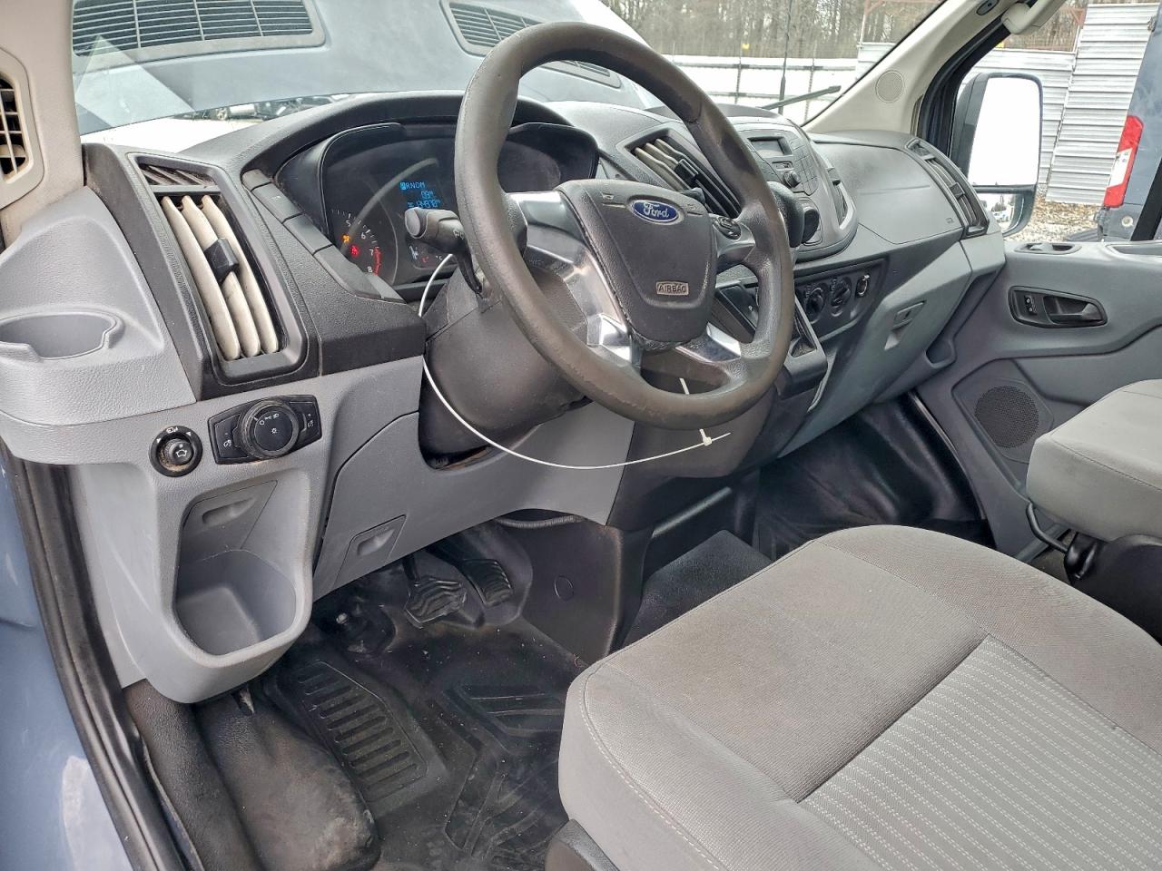 Ford Transit T-250 Image 9