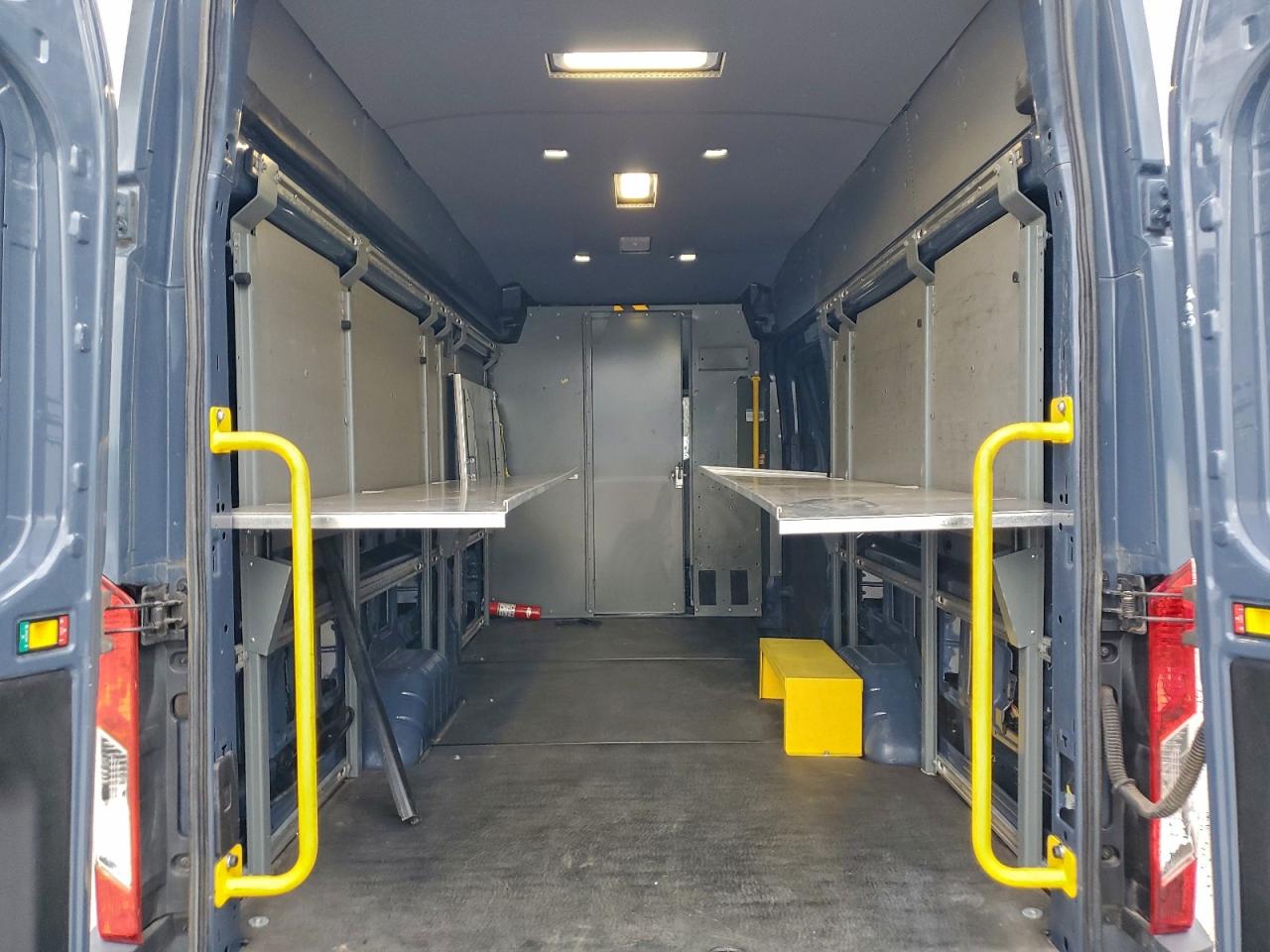 Ford Transit T-250 Image 6