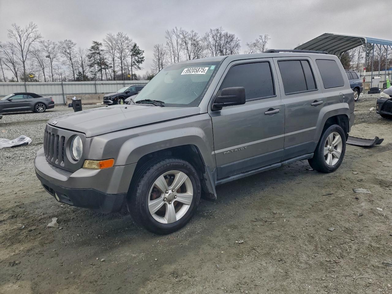 Jeep Patriot Latitude Image 1