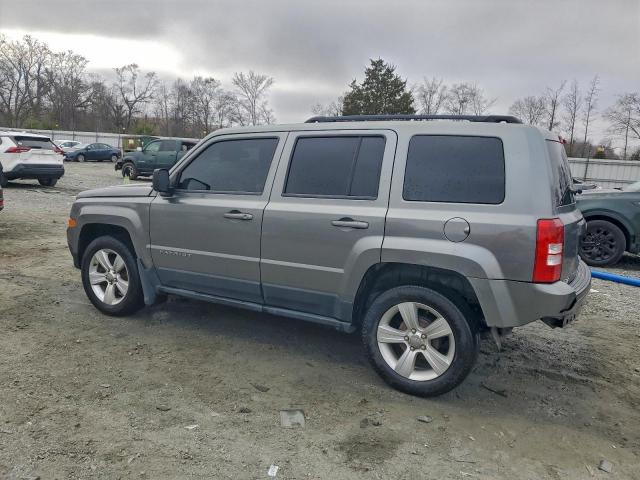 Jeep Patriot Latitude Image 4