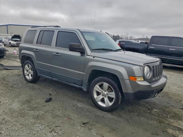 Jeep Patriot Latitude Image 7