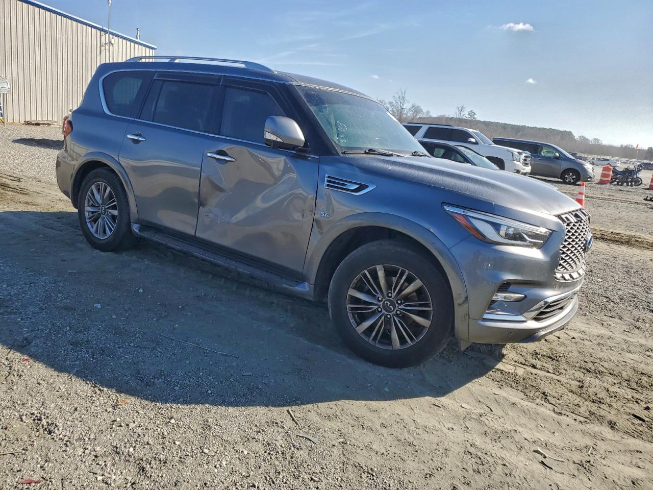 INFINITI Qx Base Image 12