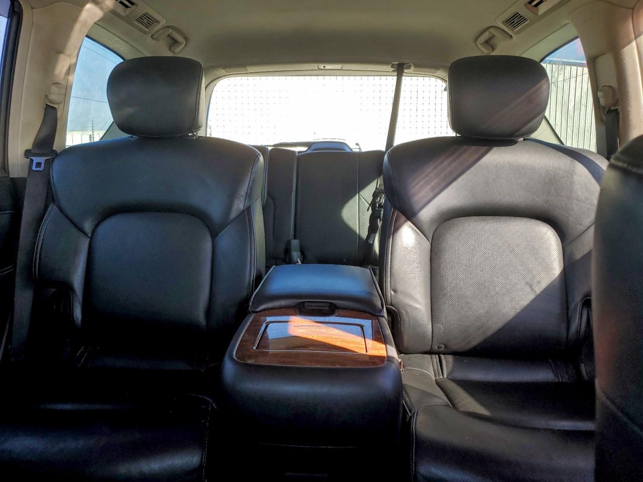 INFINITI Qx Base Image 13