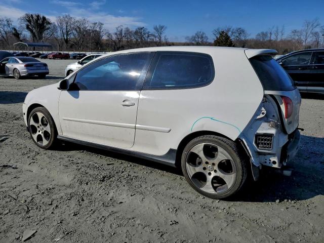 Volkswagen GTI Image 10