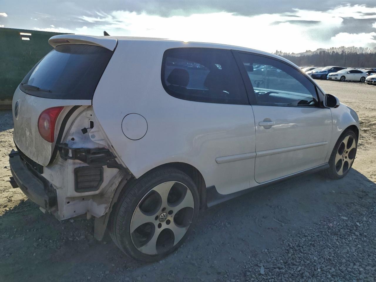 Volkswagen GTI Image 5