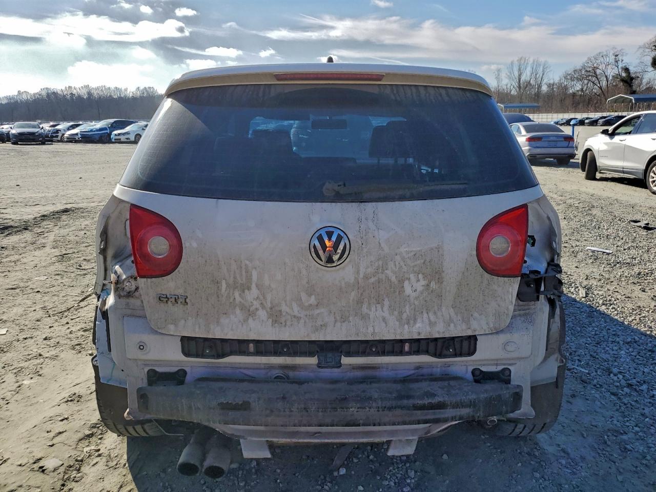 Volkswagen GTI Image 12