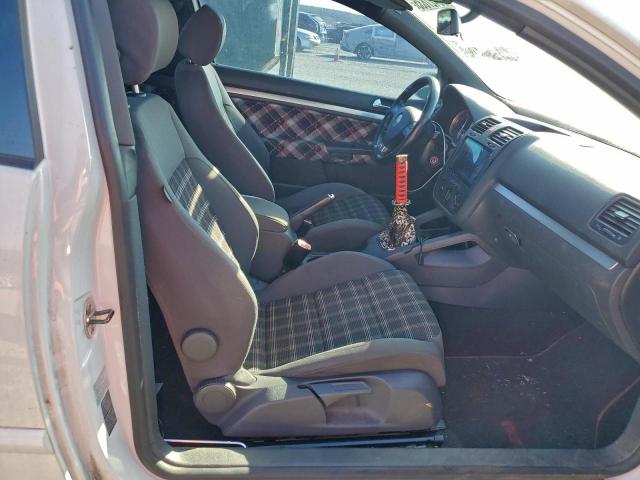 Volkswagen GTI Image 4