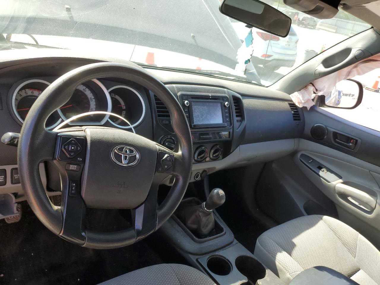 Toyota Tacoma Access Cab Image 2