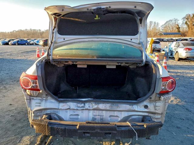 Toyota Corolla Base Image 12