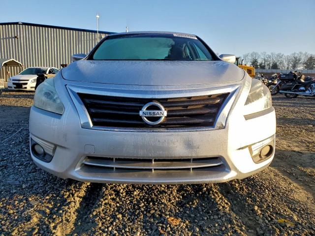 Nissan Altima 2.5 Image 7