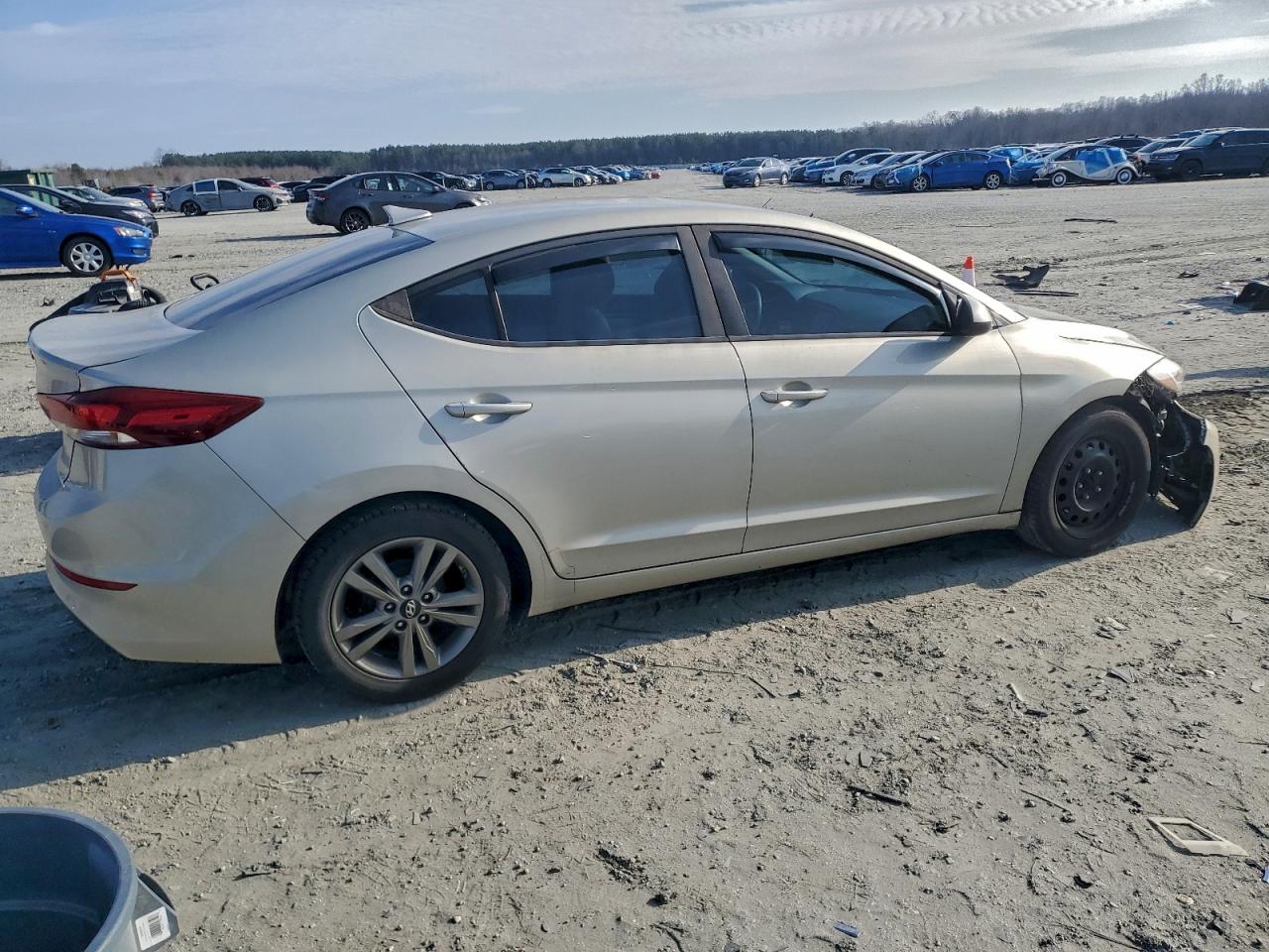 Hyundai ELANTRA Se Image 3