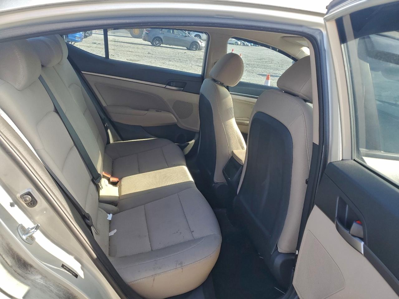 Hyundai ELANTRA Se Image 9