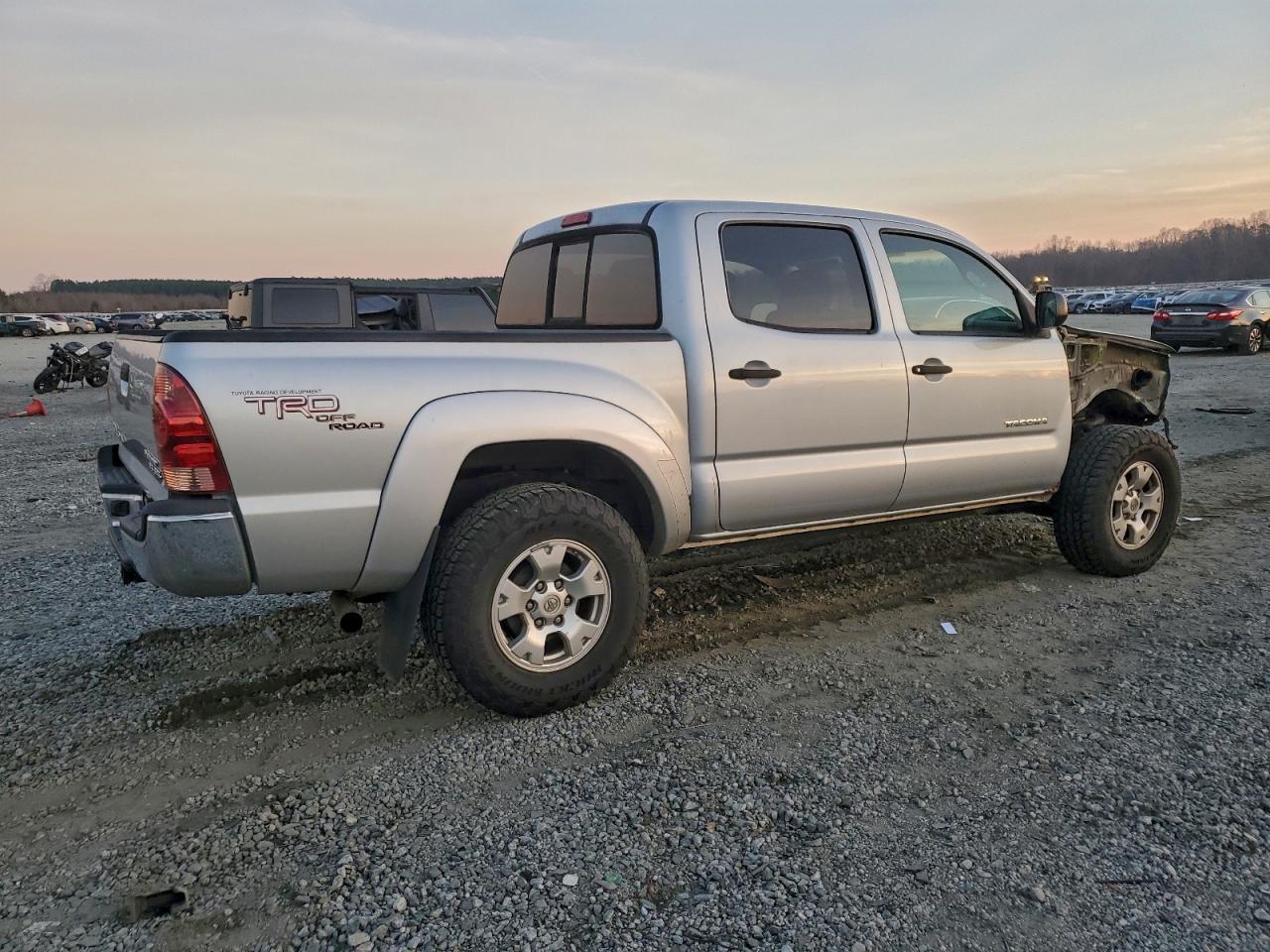 Toyota Tacoma Double Cab Prerunner Image 2