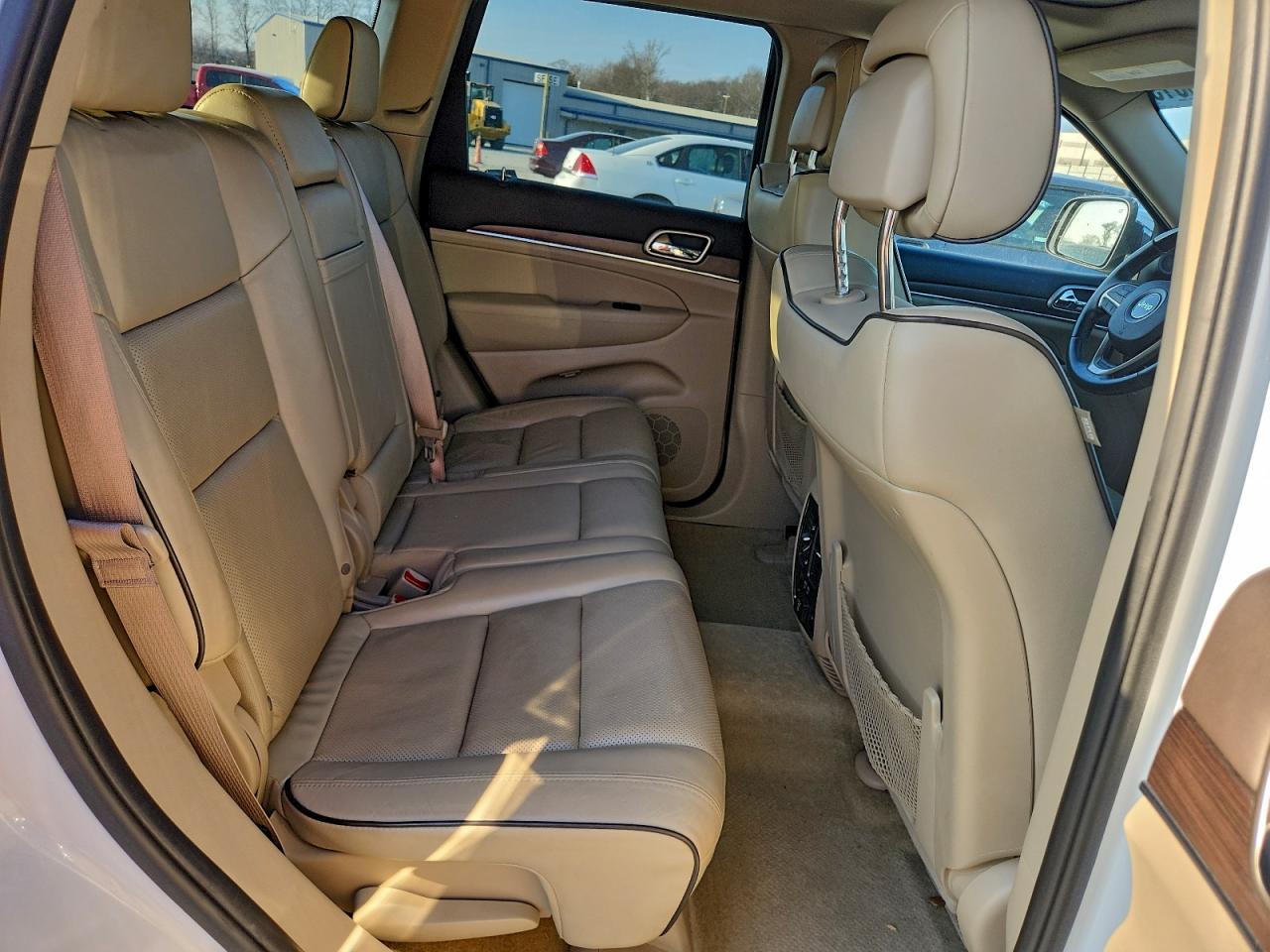 Jeep Grand Cherokee Overland Image 11