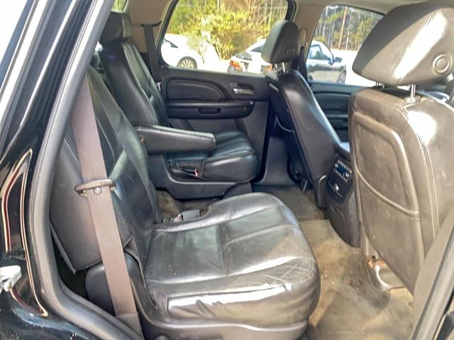 GMC Yukon Denali Image 8