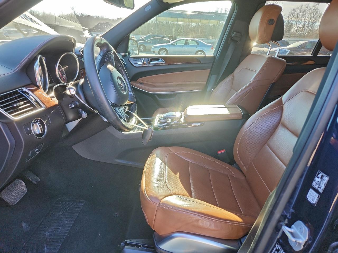 Mercedes-Benz Gls-class 550 4matic Image 12