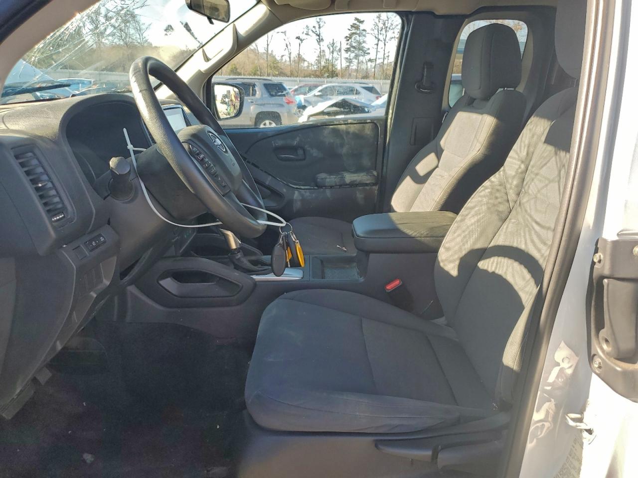 Nissan Frontier S Image 9