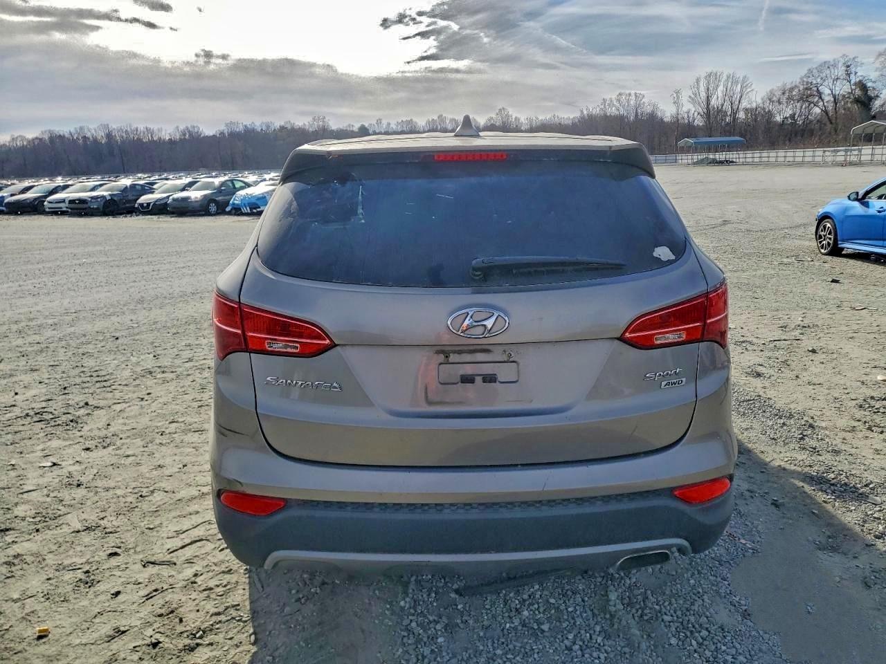 Hyundai SANTA FE Image 4