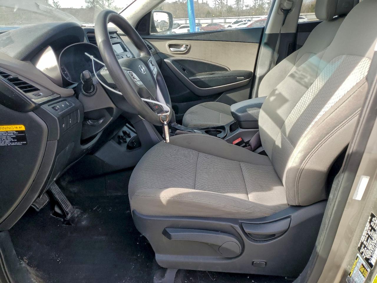 Hyundai SANTA FE Image 2