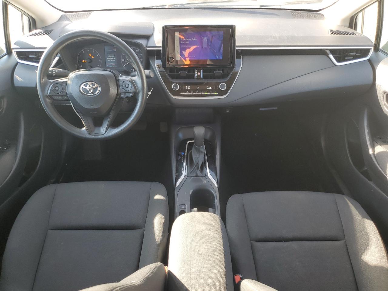 Toyota Corolla Le Image 8