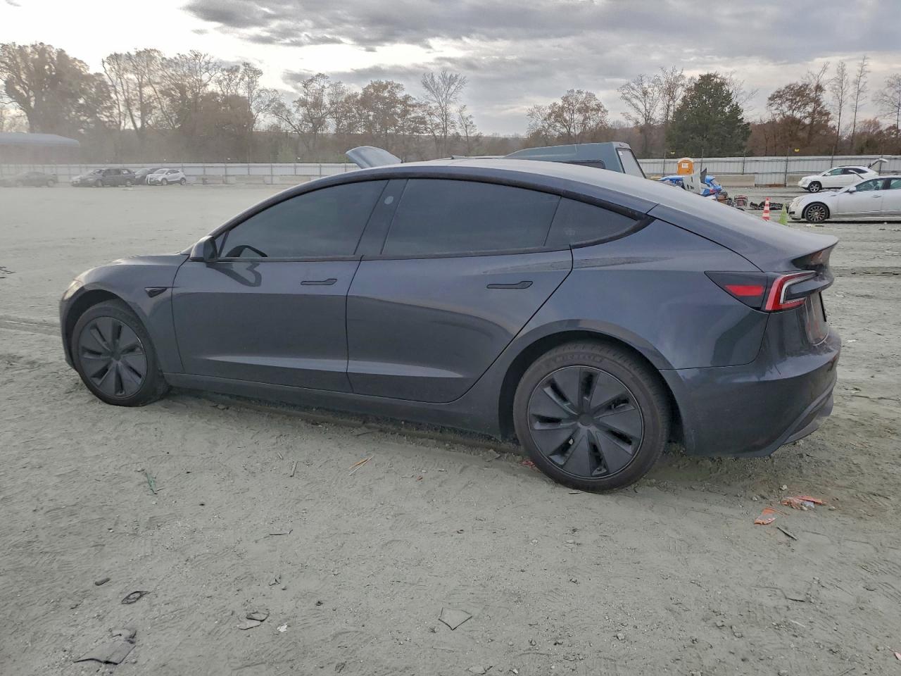 Tesla Model 3 Image 5