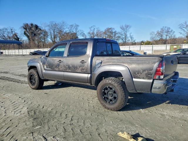 Toyota Tacoma Double Cab Image 3