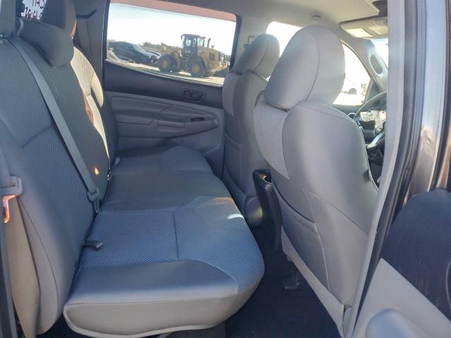 Toyota Tacoma Double Cab Image 13