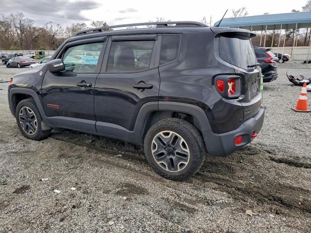 Jeep Renegade Trailhawk Image 3