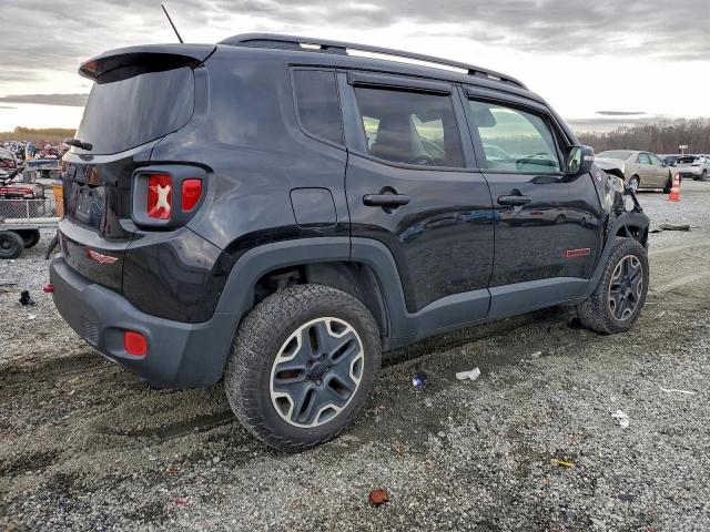 Jeep Renegade Trailhawk Image 5