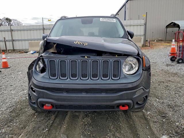 Jeep Renegade Trailhawk Image 4