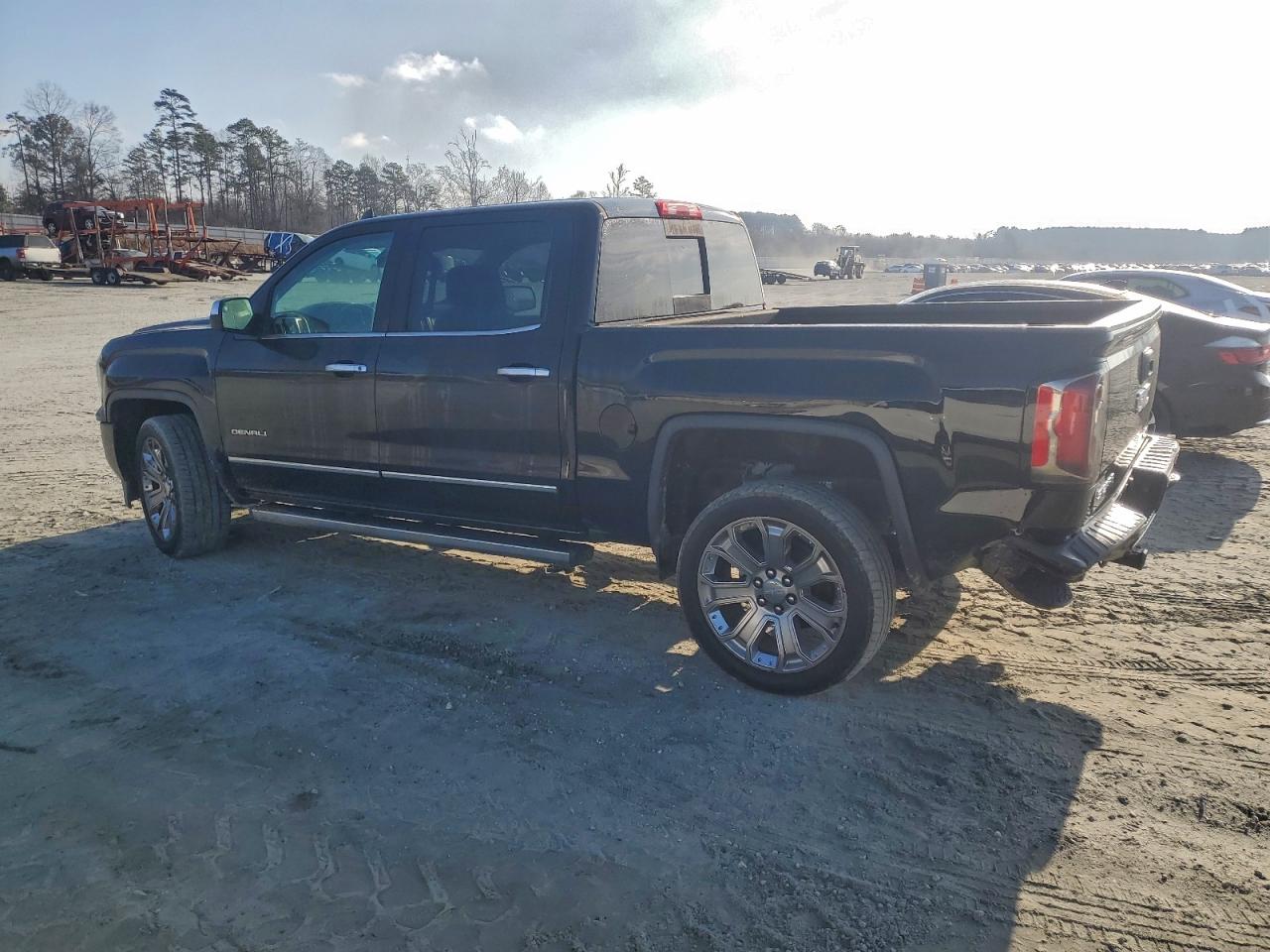 GMC Sierra K1500 Denali Image 12