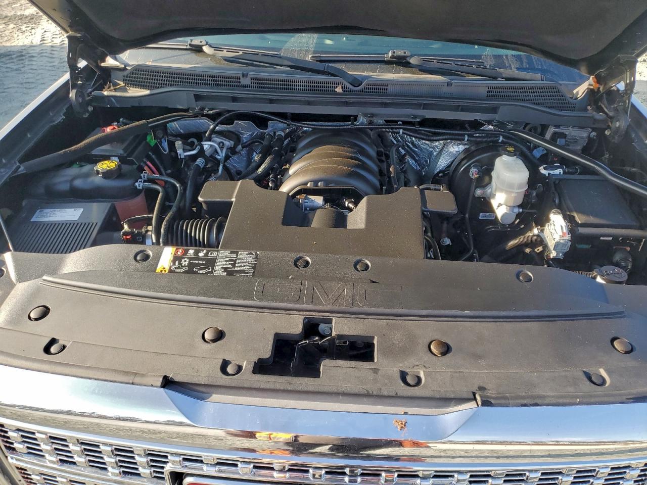 GMC Sierra K1500 Denali Image 8