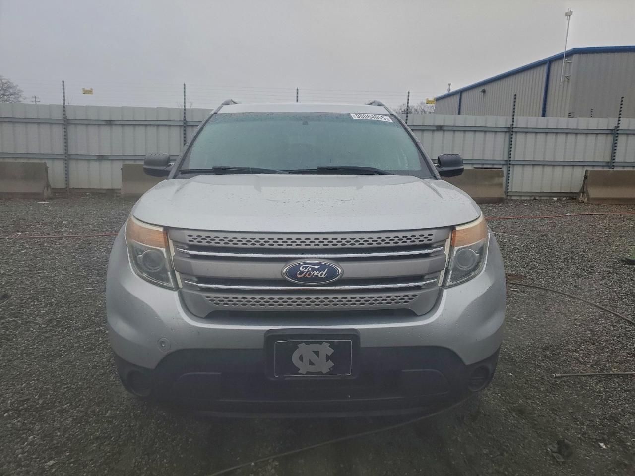 Ford Explorer Image 4