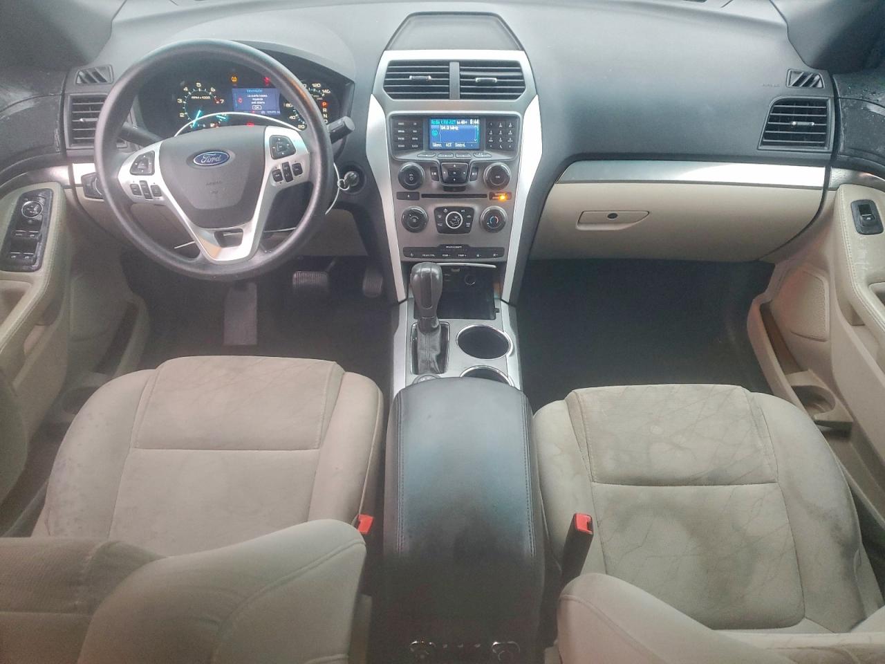 Ford Explorer Image 6