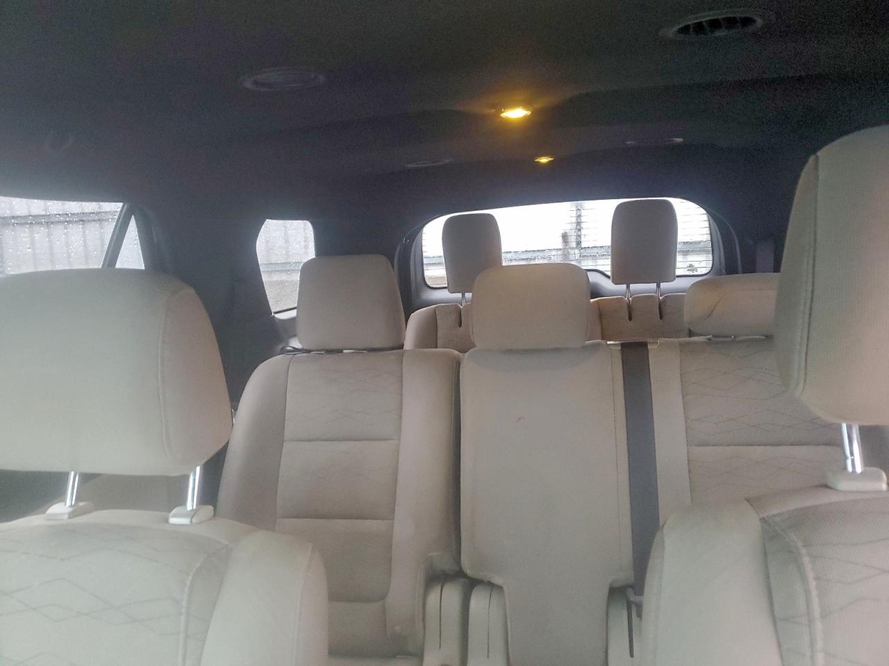 Ford Explorer Image 8