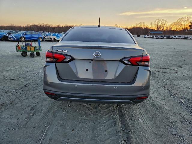 Nissan Versa S Image 10