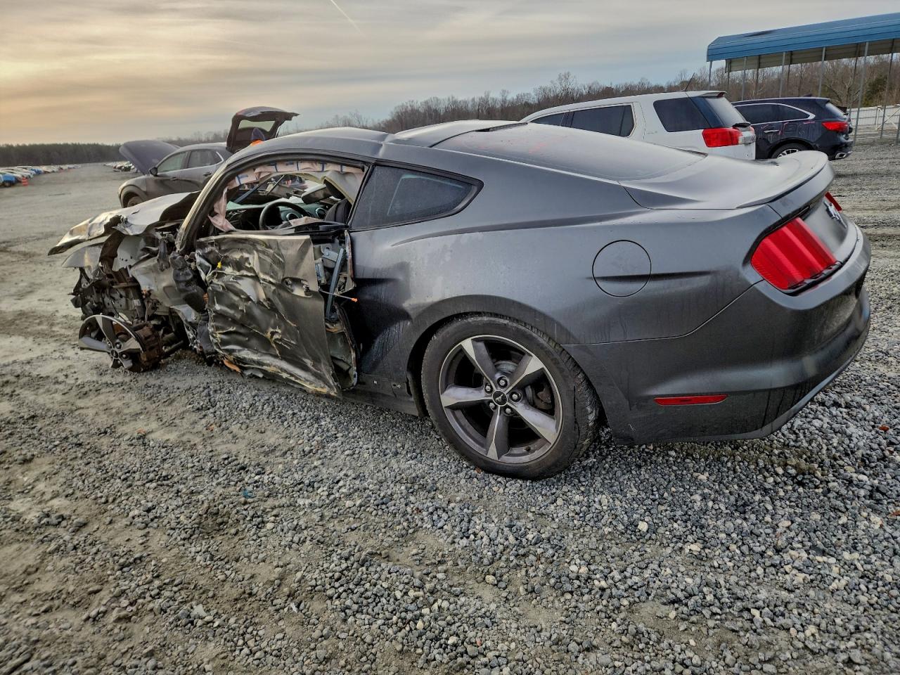Ford Mustang Image 5