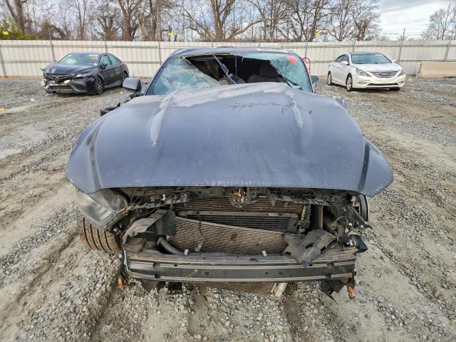 Ford Mustang Image 13