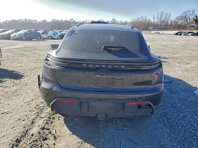 Porsche Macan 4 4 Image 9