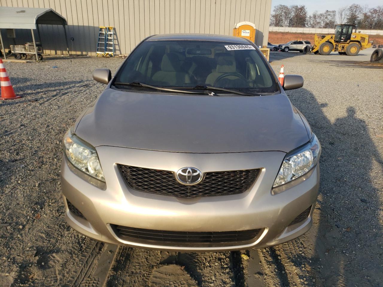 Toyota Corolla Base Image 10