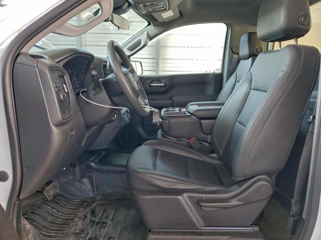 Chevrolet Silverado C1500 Image 3