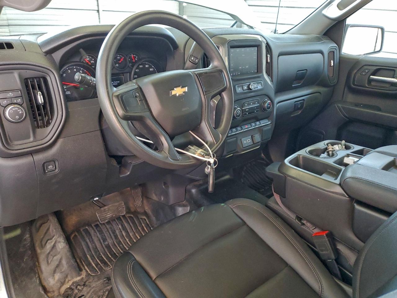 Chevrolet Silverado C1500 Image 13