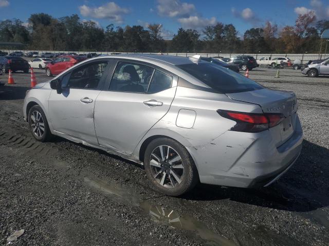 Nissan Versa Sv Image 6